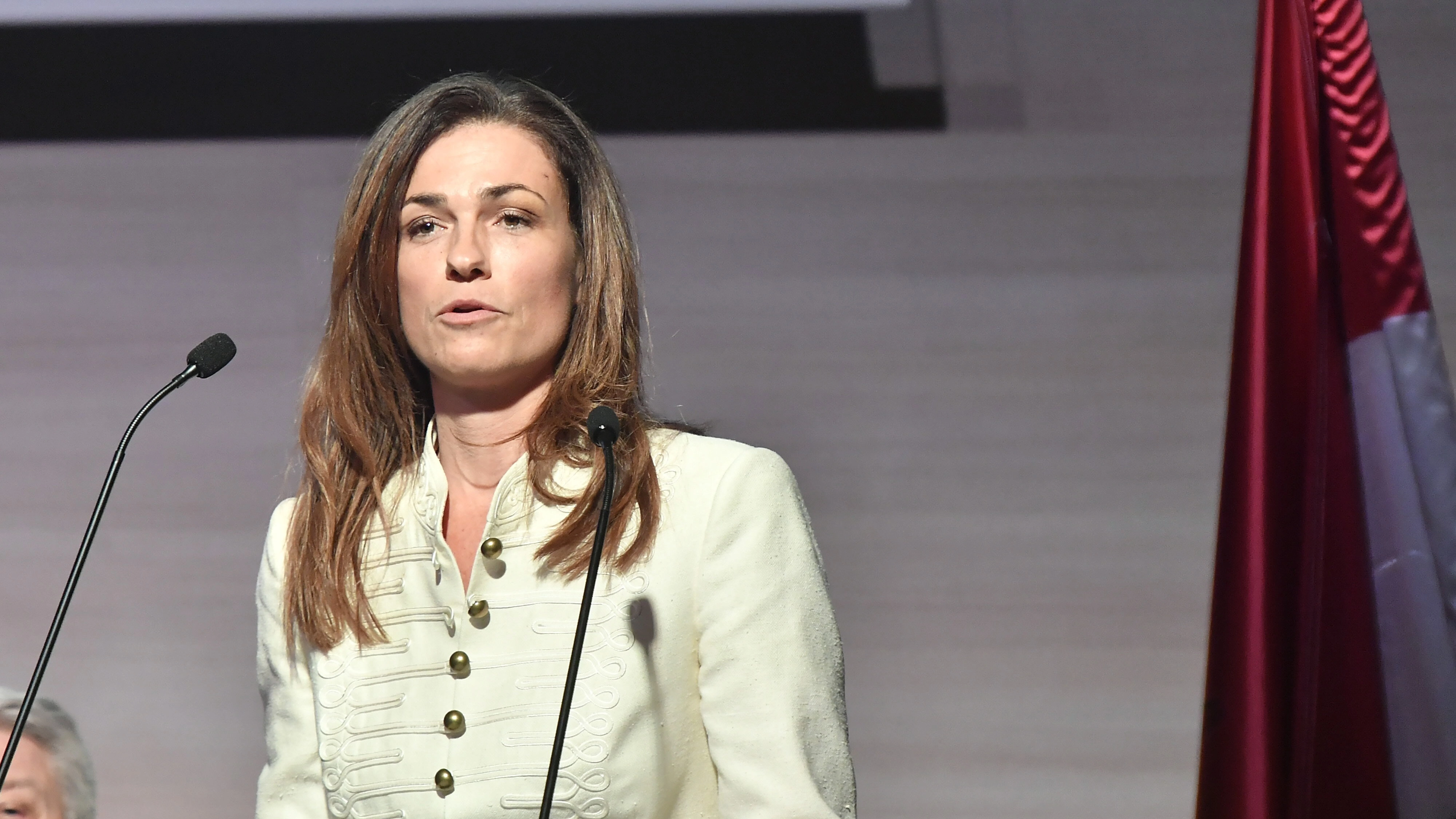 Röhög az egész ország: Varga Juditról szóló húsvéri locsólóvers szántja fel az internetet, van aki tényleg ezzel köszönti a lányokat?