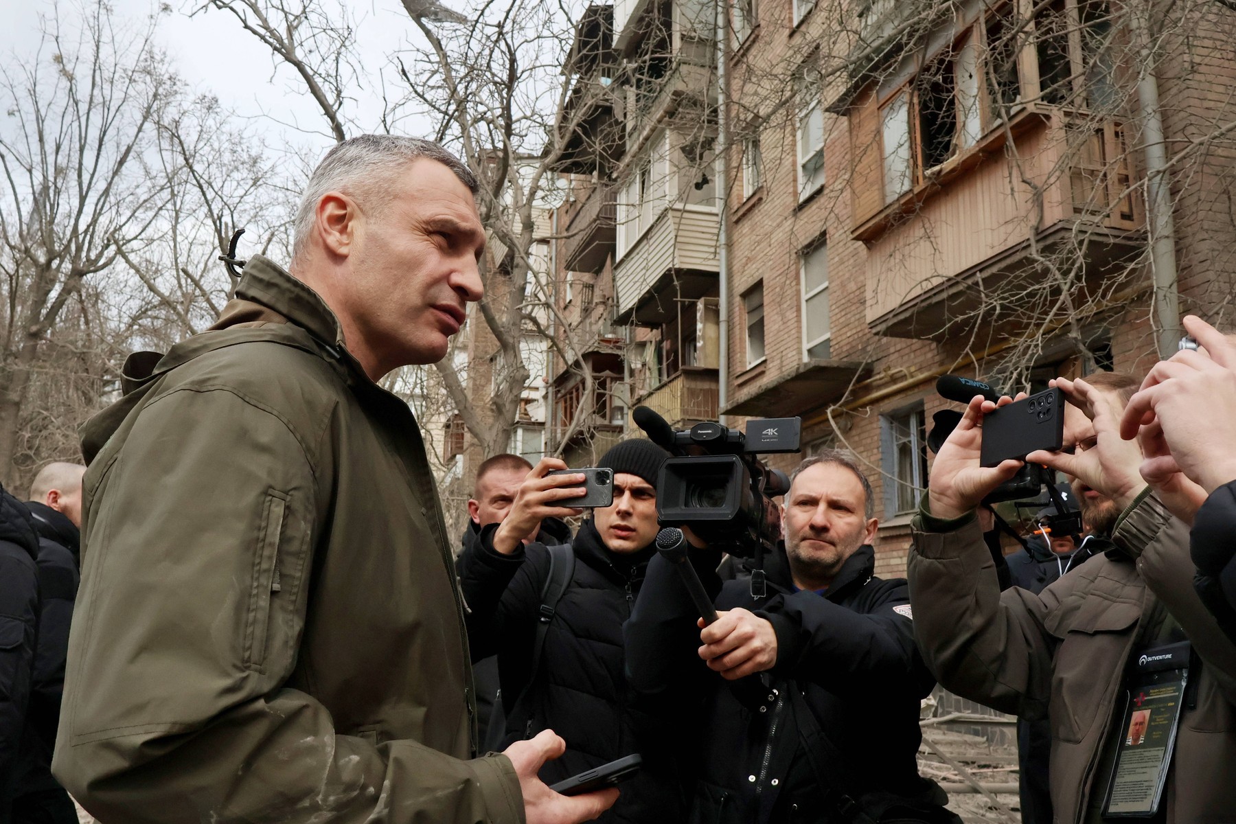 Miközben ukránok ezrei halnak meg a fronton, a kijevi polgármester gyerekei önfeledten buliznak Európa szerte