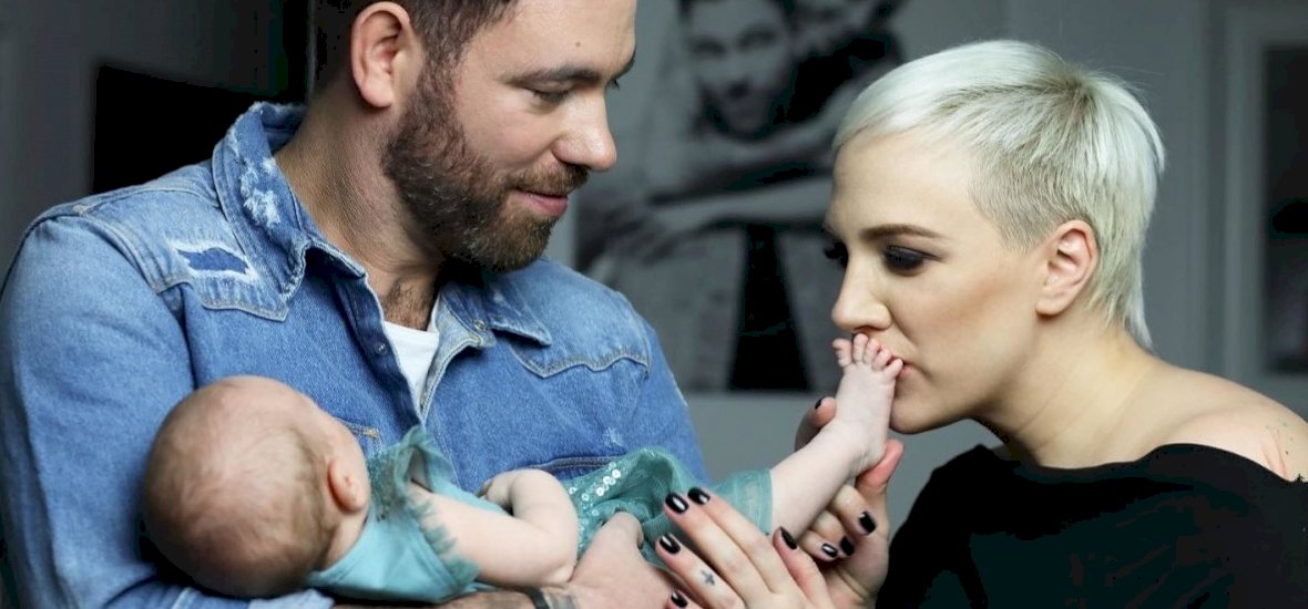 Tóth Gabi / Andi Toth And Gabi Toth Buried The Hatchet