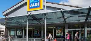 2 millió forintos kincset találtak egy ALDI-táskában - megdöbbentő, hogy mit rejtett