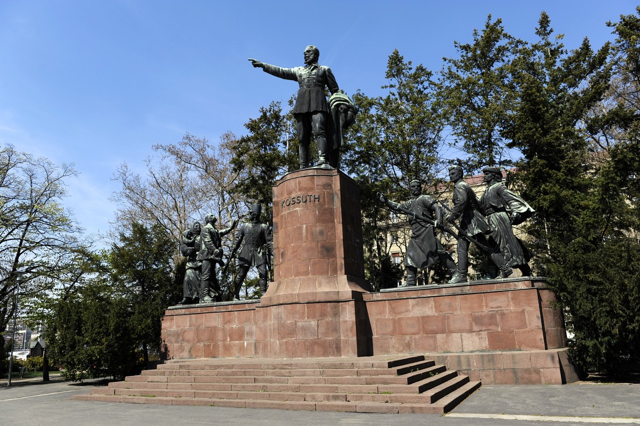 Így nézett ki valójában Kossuth Lajos? Furcsa fotók láttak napvilágot a magyar történelem legendás alakjáról, valami nagyon nem stimmel vele